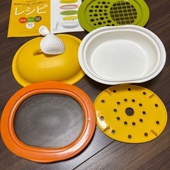 未使用のお食事エプロン　離乳食調理セット　キャリフリーチェアベルトなど５点の画像