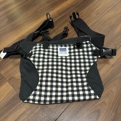 未使用のお食事エプロン　離乳食調理セット　キャリフリーチェアベルトなど５点の画像