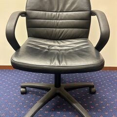 オフィス用レザーチェア　黒