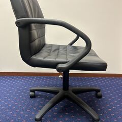 オフィス用レザーチェア　黒の画像