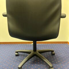 オフィス用レザーチェア　黒の画像
