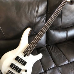 YAMAHAベース　ケース付属