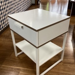ベッドサイドテーブル【町田市再生家具】250191の画像