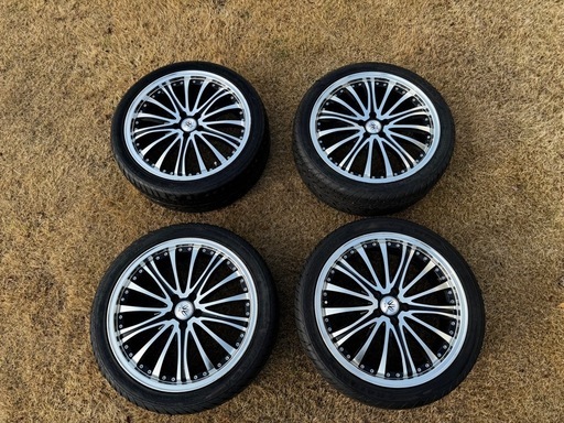 ロクサーニ  225/40zr/18 タイヤホイール付き