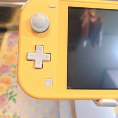 Nintendo Switch rite yellowの画像