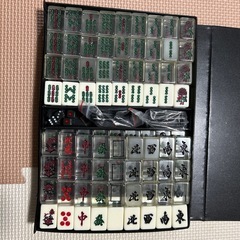 【毎週お値下】クリア麻雀牌セットの画像