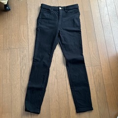 レディース　黒　パンツ