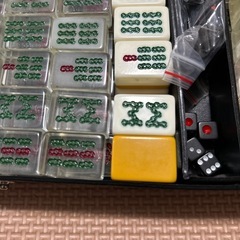【毎週お値下】クリア麻雀牌セットの画像