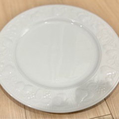 縁デザインホワイトの平皿3枚
