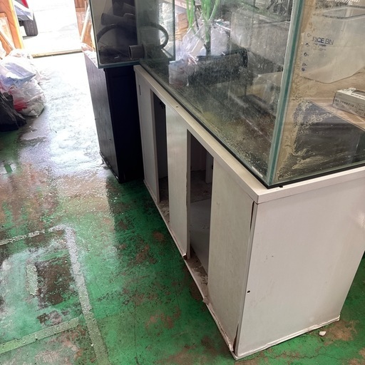 引上げ品　中古水槽