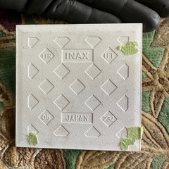 半磁器タイル 100mm角平 90枚まとめての画像