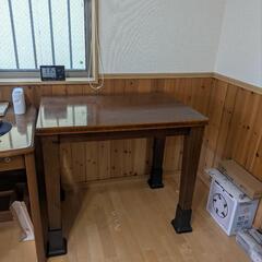 小さめの丈夫なテーブル