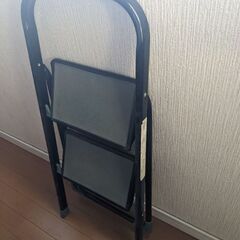 ワンコイン！折り畳み2段ハシゴの画像