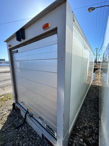 G16. 【超希少シャッター】 2トン保冷コンテナ 幅188cm長さ446cm高