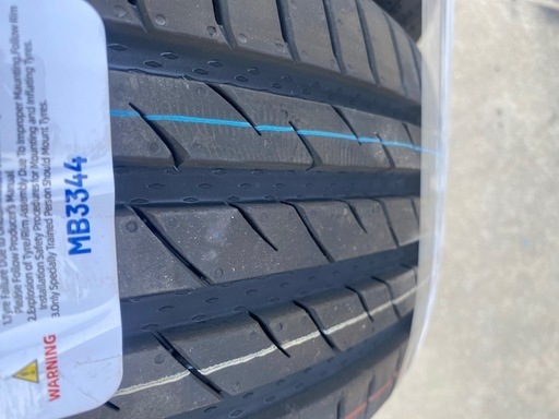 ヴォクシー  70 ステップワゴン　ノア等　16インチ　新品　
タイヤ　２本　205/60R16 MAXIMUS M2