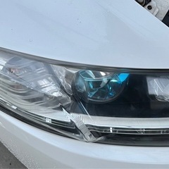 車のヘッドライト磨き