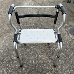 歩行器 高齢者用 軽量 大人用 室内 介護 立ち上がり補助 キャ...