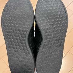 adidas スニーカーの画像