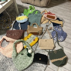 カギ編みバック多数