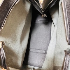 【未使用】大きなバッグ　ポーチ付き　の画像