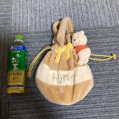 Disney ★ プーさん　ぬいぐるみ付き　巾着バッグ　人気の画像
