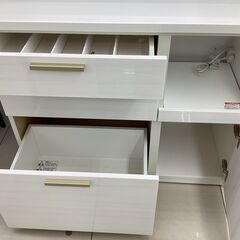 ニトリ　レンジボード　3枚扉　ホワイト　ソレルの画像