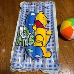 ビーチフロート　浮き輪　ビーチボールの画像