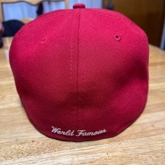 supremeキャップ赤の画像