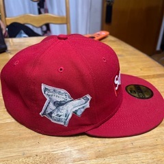 supremeキャップ赤の画像