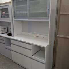 ジモティー見た！で5%OFF【キッチンボード】 高橋木工所 レンジボード 食器棚 カップボード スモークガラス スライド扉 ソフトクローズ モイス加工:ホワイトの画像