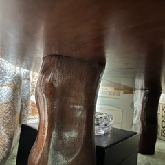 天然木　一枚板　手前の丸い　テーブルの画像