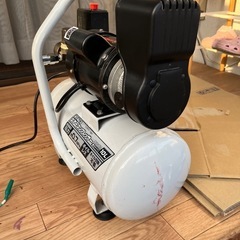 タカギオイルレスエアーコンプレッサー10Lの画像
