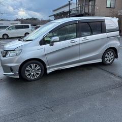 フリードスパイクハイブリッド ホンダ 諸費用金額で車検2年付き可能の画像