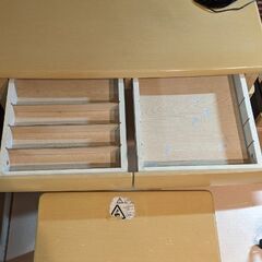 子ども用学習机４点の画像