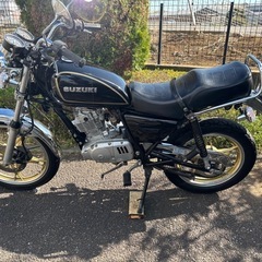 スズキ　GN125H 旧車スタイル　黒　吸い込み　GSメーターの画像