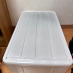 【直接引き取ってくれる方】衣装ケース2つの画像