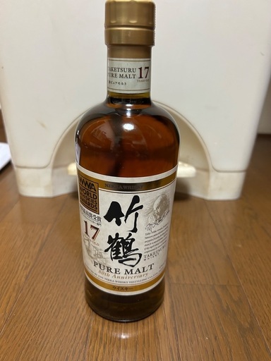 竹鶴17年 レアボトル 700ml WWA 2014受賞記念、80周年ラベル NIKKA