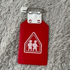 小学校の名札 赤の画像