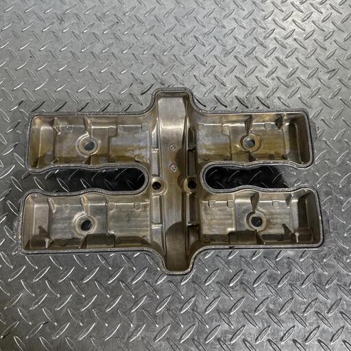 HONDA CBX400F シリンダーヘッドカバー ホンダ [M-250321-39