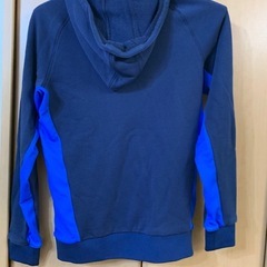ZHOKAパーカーの画像