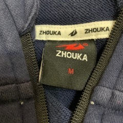 ZHOKAパーカーの画像