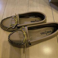 お値下げ！MINNETONKA   シューズ  2足セット23cmの画像