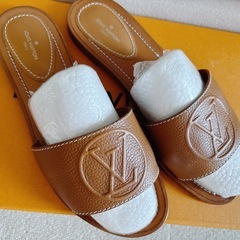 Louis Vuitton ブラウン レザーサンダル Louis Vuitton ブラウンレザーサンダル