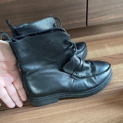 【値下げした】プッツ　ショートブーツ　サイドジップ　レースアップ　本革　レザー　ブラックの画像