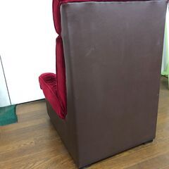 かっこいい、可愛い赤のベルベッドの一人掛け椅子です！中古品です。の画像