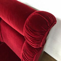 かっこいい、可愛い赤のベルベッドの一人掛け椅子です！中古品です。の画像