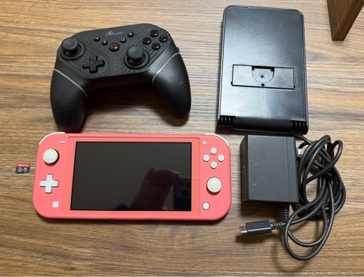 【中古品】Nintendo Switch Light Coral
