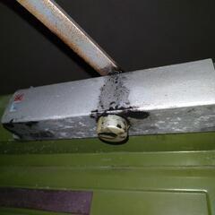 ドアクローザーが壊れちゃいました…