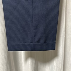 深いブルー　渋い大人のビジネススーツの画像