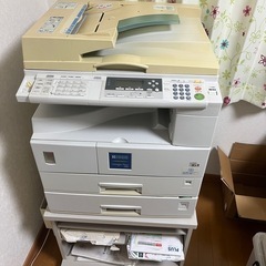コピー機 白黒印刷のみ